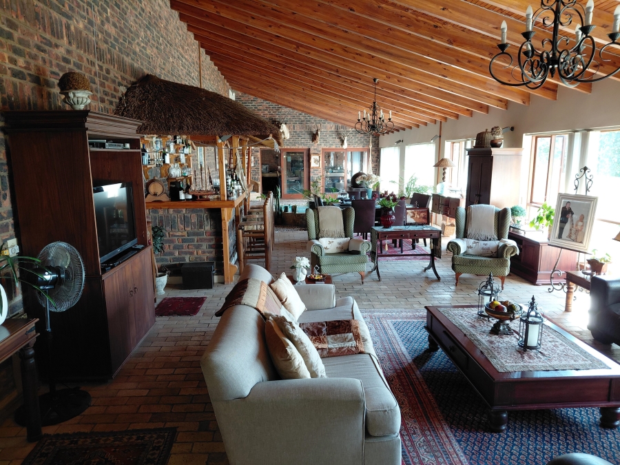 5 Bedroom Property for Sale in Heuwelkruin Eastern Cape